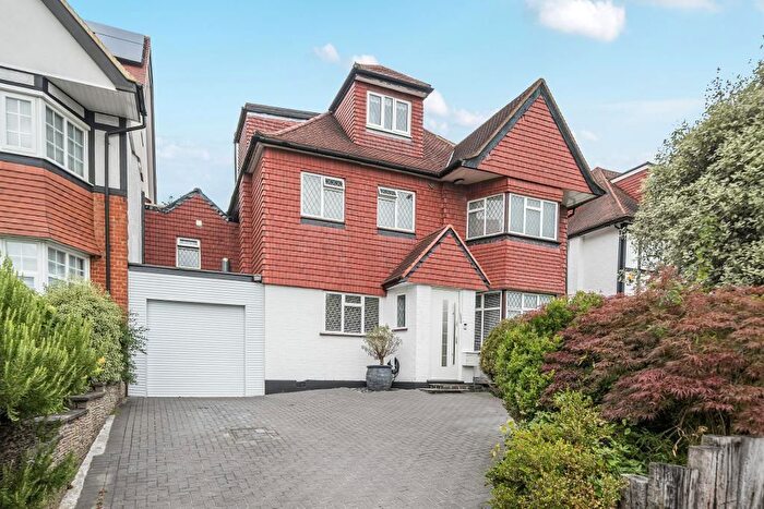 7 Bedroom Detached House For Sale In Broadfields Avenue, Edgware, HA8
