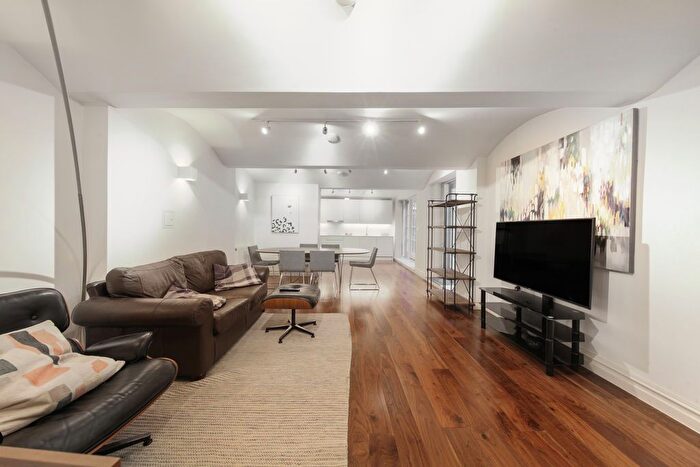 2 Bedroom Flat To Rent In William Gateskell House, Paradise Street, Rotherhithe, SE16