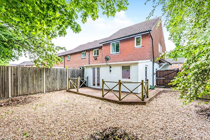2 Bedroom Terraced House To Rent In Torridge Gardens, West End, SO18