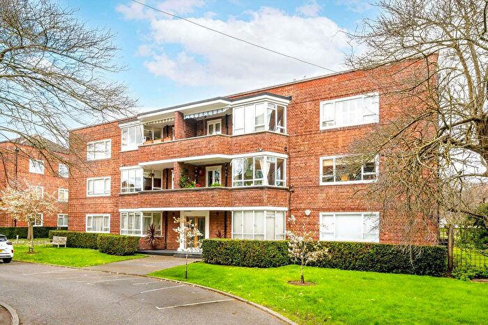 2 Bedroom Flat For Sale In Heathfield Terrace, Chiswick, W4