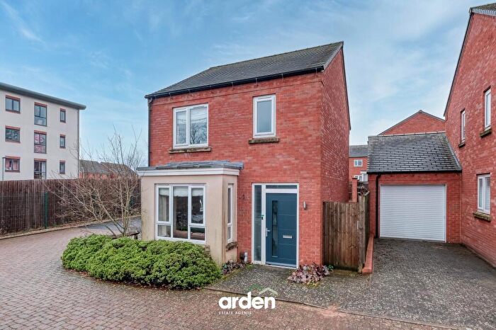 3 Bedroom Detached House For Sale In Chadwick Close, Rednal, B45