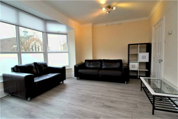 1 Bedroom Apartment For Sale In Station Road, North Chingford, E4