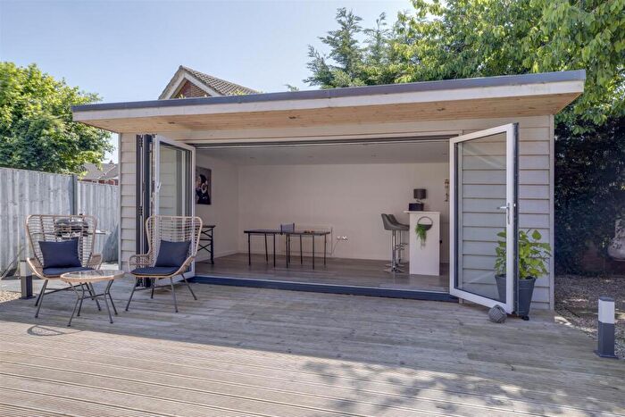 4 Bedroom Detached House For Sale In Turners Field, High Wycombe, HP13