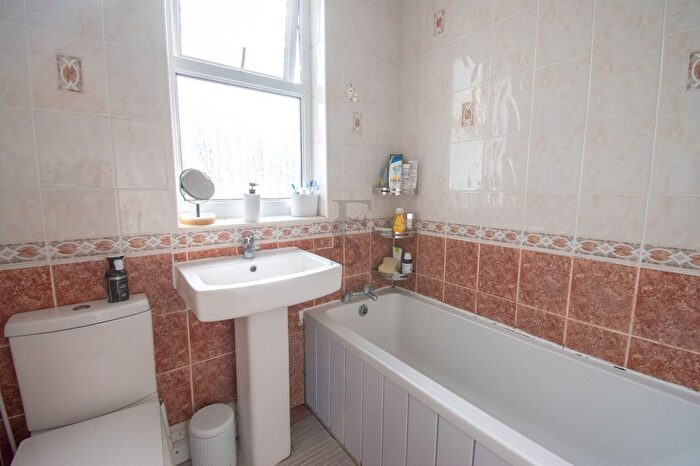 3 Bedroom End Of Terrace House For Sale In Dronfield Street, Evington, LE5