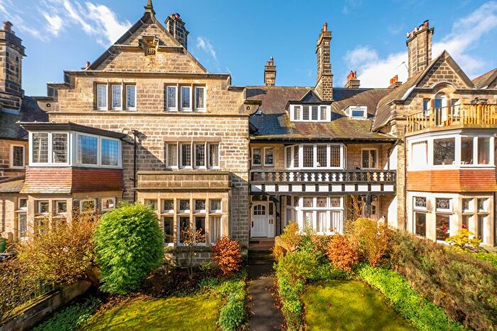 3 Bedroom Flat For Sale In Park Avenue, Harrogate, HG2
