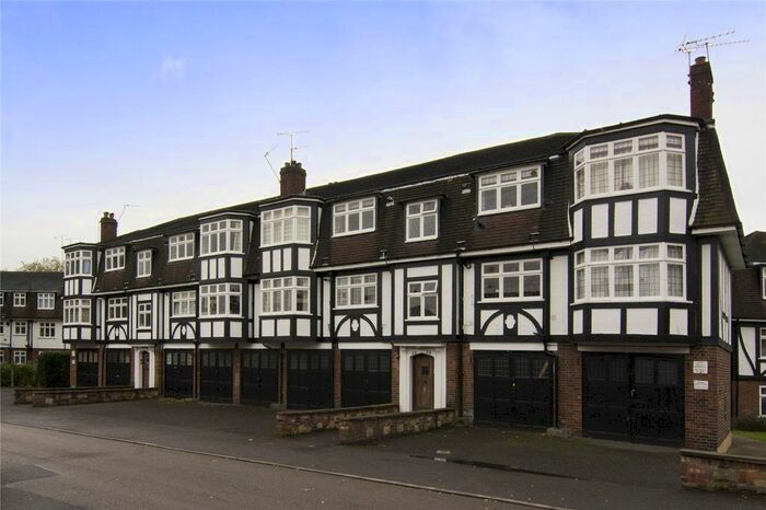 1 Bedroom Flat To Rent In Eagle Court, Hermon Hill, London E11