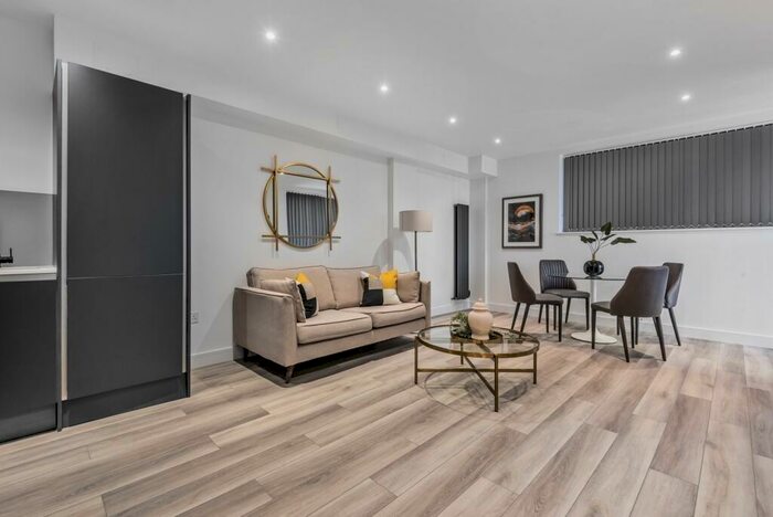 2 Bedroom Apartment To Rent In Broadway, Bexleyheath, Kent, DA6