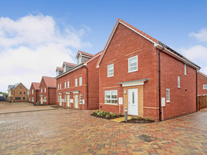 4 Bedroom Detached House To Rent In Lilac Way, Overstone, NN6