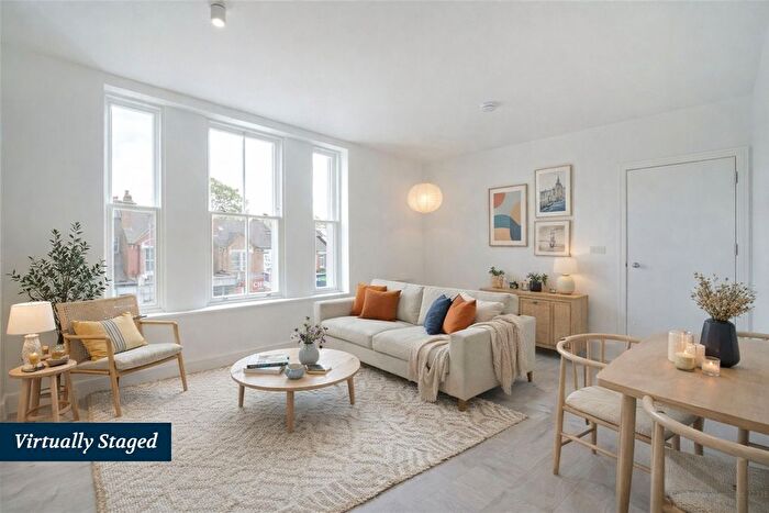 2 Bedroom Flat To Rent In Mitcham Lane, Streatham, SW16