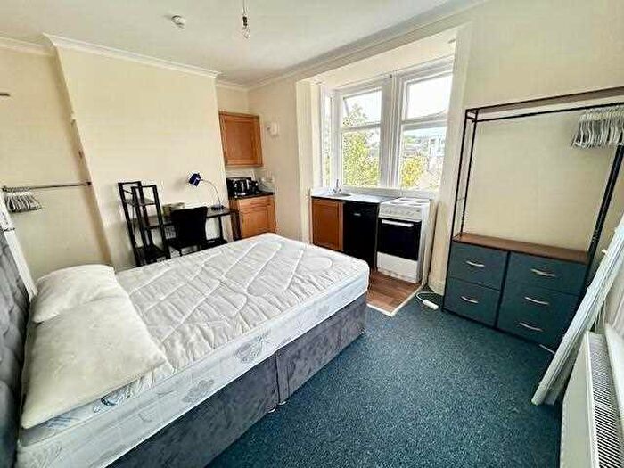 Studio To Rent In Bear Road, Room, Brighton, BN2