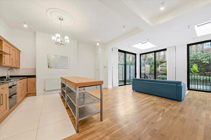 4 Bedroom Flat To Rent In Glenilla Road, Belsize Park, NW3