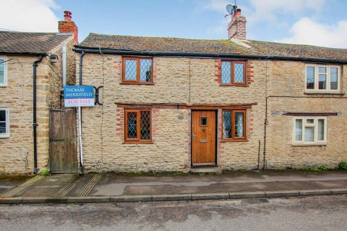2 Bedroom Cottage To Rent In North Street, Middle Barton, Chipping Norton, OX7