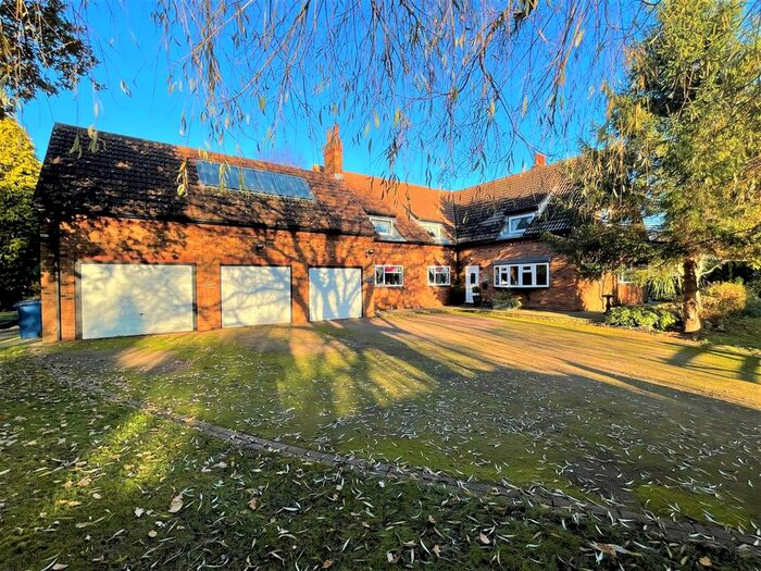 6 Bedroom Detached House For Sale In Newark Road, Laughterton, Lincoln, LN1