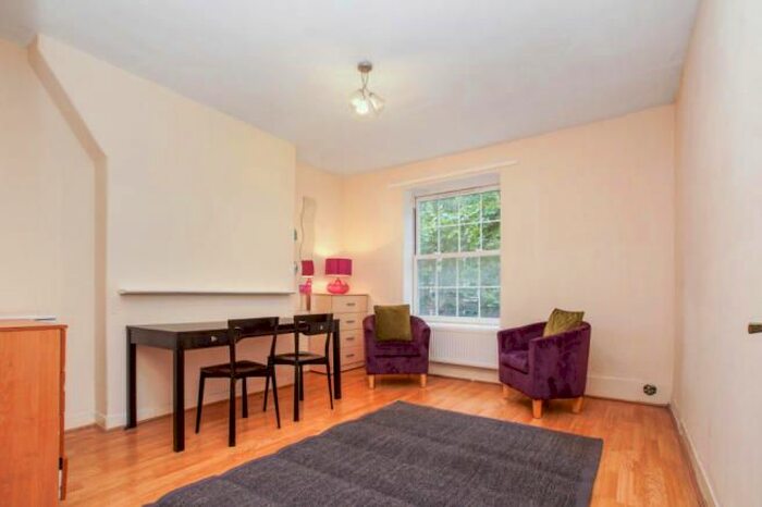 2 Bedroom Flat To Rent In Falmouth Road, London Bridge, SE1