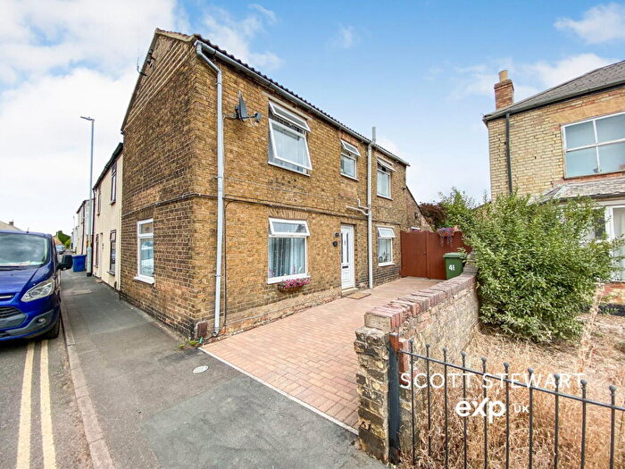 2 Bedroom Detached House For Sale In Church Street, Whittlesey, Peterborough, PE7