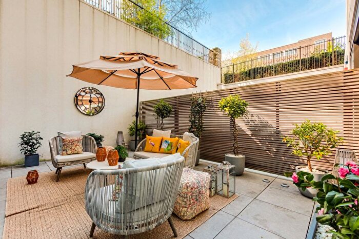 3 Bedroom Flat For Sale In Lillie Square, Chelsea Village, SW6