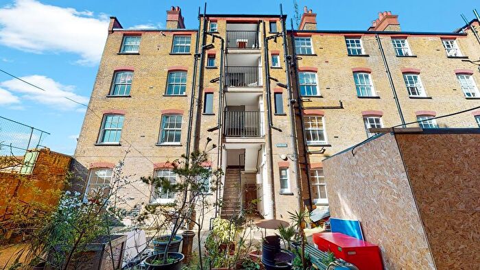 2 Bedroom Flat To Rent In Welwyn Street, Bethnal Green, E2