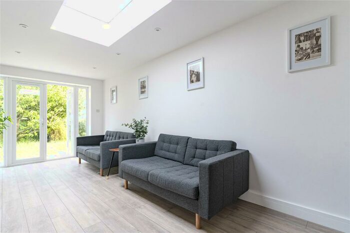 6 Bedroom Semi-Detached House To Rent In Stoke Hill, Exeter, Devon, EX4