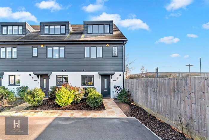 4 Bedroom Town House For Sale In Broad Lane, Yate, BS37