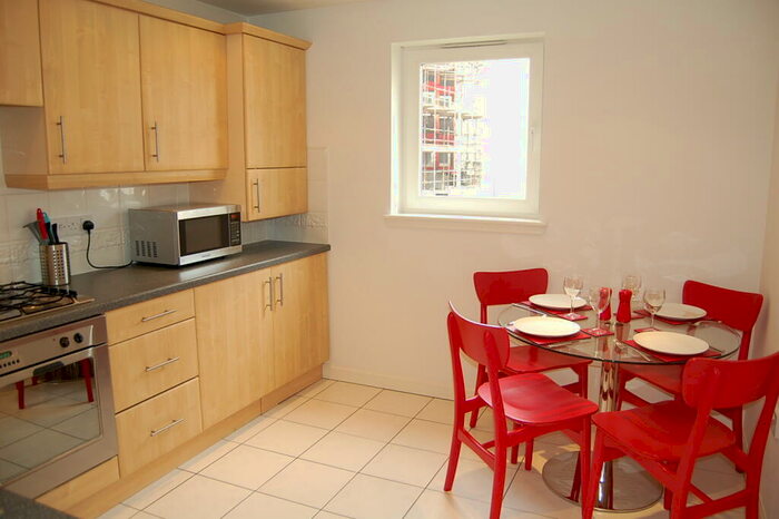 2 Bedroom Flat To Rent In Fraser Road, George Street, Aberdeen, AB25