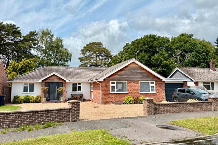 3 Bedroom Bungalow For Sale In Webbs Close, Ashley Heath, BH24
