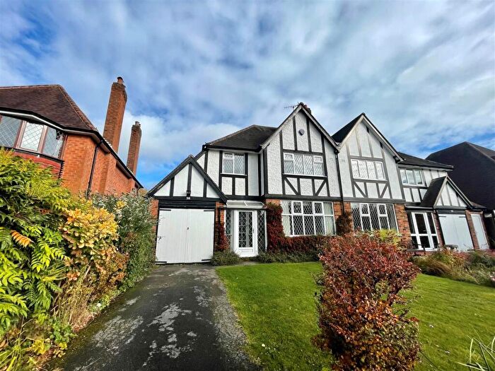 3 Bedroom Semi Detached House To Rent In St. Helens Road, Solihull, B91