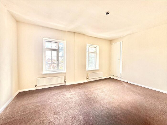 3 Bedroom Flat To Rent In Sheaveshill Court, The Hyde, London, NW9