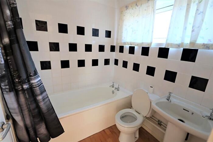 1 Bedroom Flat To Rent In Ripley Walk, Corby, NN18
