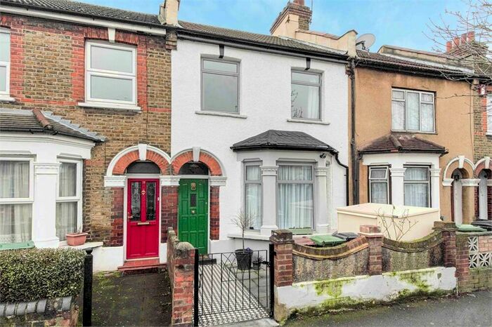 3 Bedroom Terraced House To Rent In Gosport Road, Walthamstow, London, E17