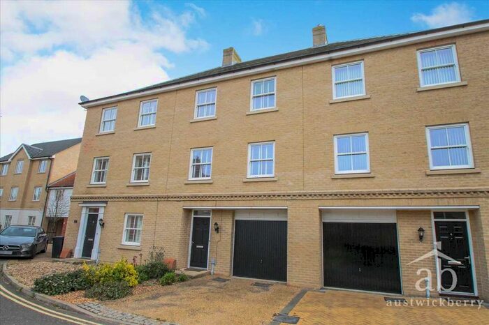 4 Bedroom Town House To Rent In Griffiths Close, Ipswich, IP4