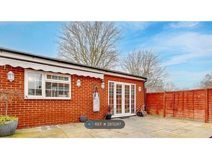 Studio To Rent In Cheshunt, Waltham Cross, EN8