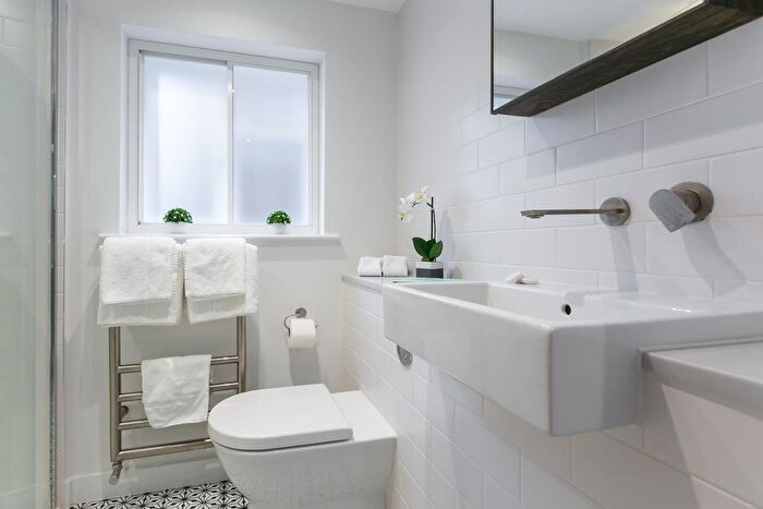 1 Bedroom Flat To Rent In Russell Street, London, WC2B