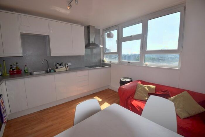 3 Bedroom Flat To Rent In Kestrel House, Pickard Street, London, EC1V