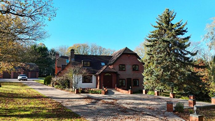 7 Bedroom Detached House For Sale In The Frenches, Romsey, Hampshire, SO51