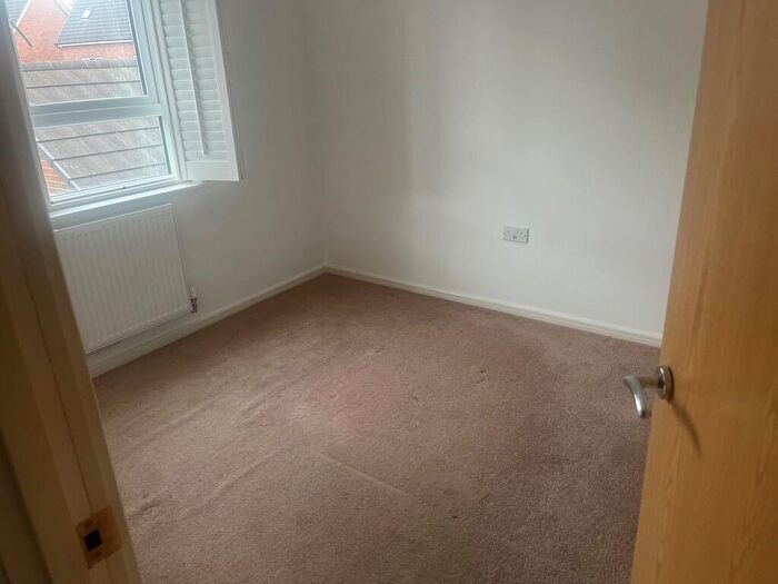 4 Bedroom Semi-Detached House To Rent In Mallow Drive, Salford, M7