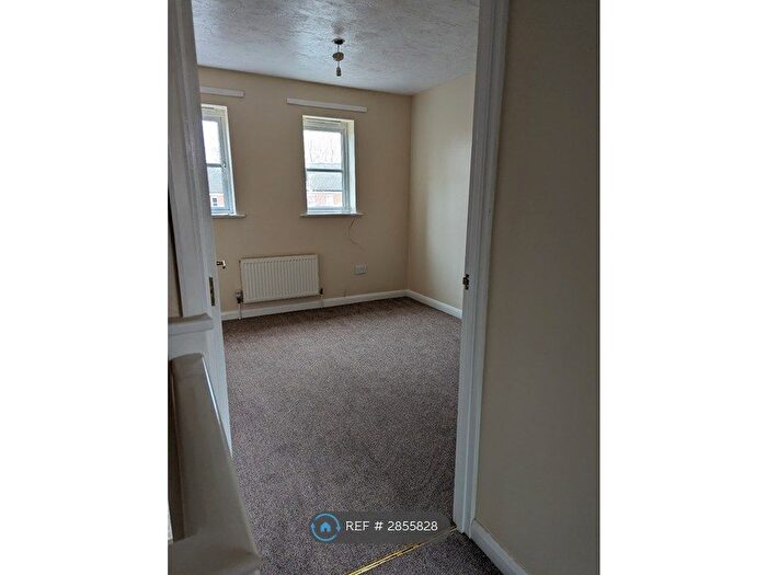 2 Bedroom Semi Detached House To Rent In Bryony Road, Hamilton, Leicester, LE5