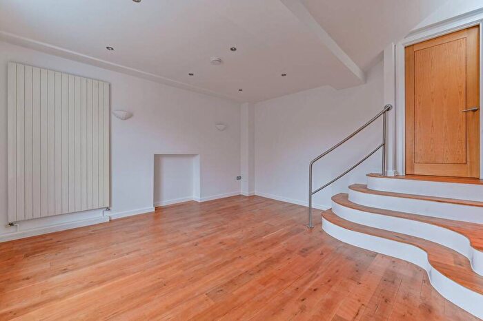 1 Bedroom Flat For Sale In Royal College Street, Camden, London, NW1