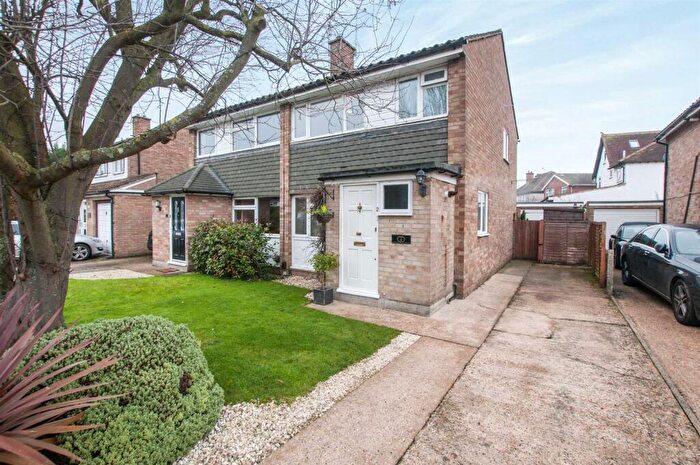 3 Bedroom Semi Detached House For Sale In Hag Hill Rise, Taplow, SL6