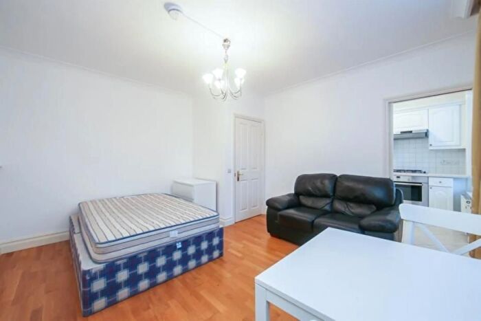 Studio To Rent In The Grove, Ealing, London, W5