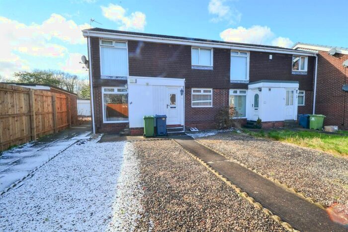 2 Bedroom Flat To Rent In Manston Close, Moorside, SR3