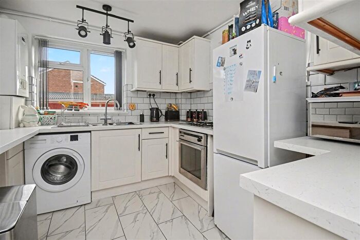 2 Bedroom Flat For Sale In Greasley Walk, Corby, NN18