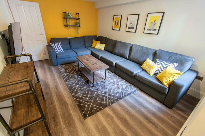 5 Bedroom House To Rent In Albert Edward Road, L7