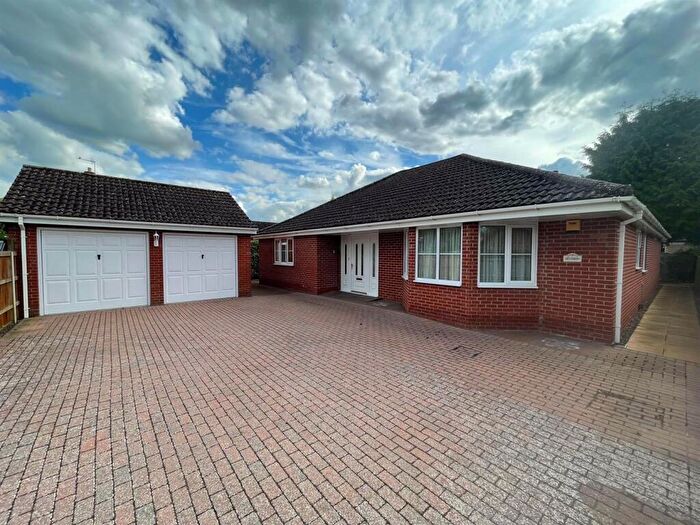 4 Bedroom Detached Bungalow For Sale In Barton Road, Thurston, IP31