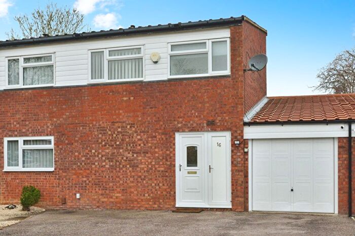 3 Bedroom Semi Detached House For Sale In Plowman Close, Greenleys, Milton Keynes, MK12