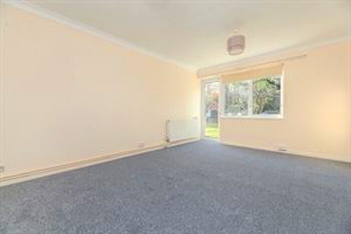 2 Bedroom Flat To Rent In Park Court, Old London Road, Patcham, BN1