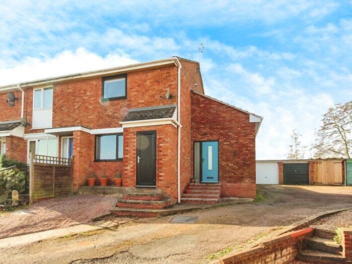 3 Bedroom End Terrace House For Sale In Burrows Close, Leamington Spa, CV31