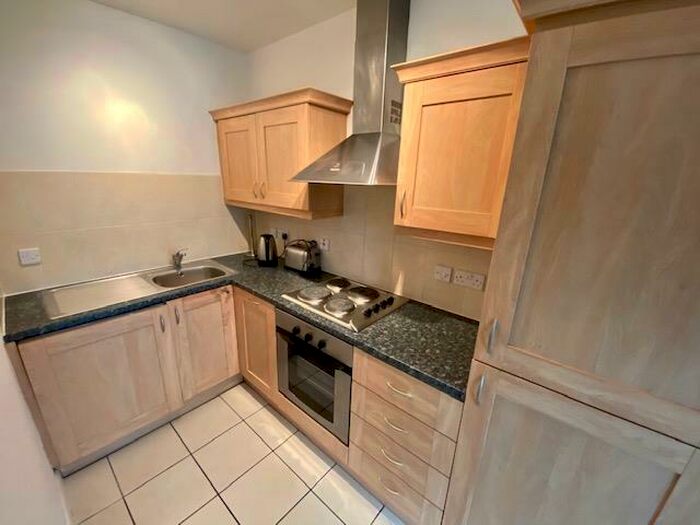 1 Bedroom Apartment To Rent In Cookham Road, Maidenhead, SL6