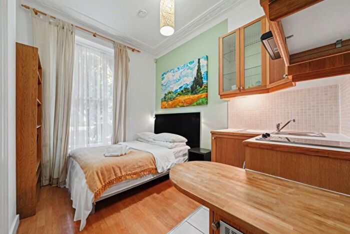 Studio To Rent In Cartwright Gardens, London, WC1H