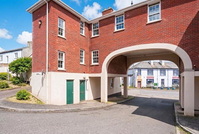 2 Bedroom Flat To Rent In Exeter Road, Crediton, EX17