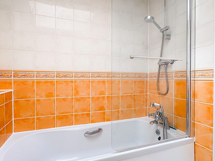 2 Bedroom Flat To Rent In Mortimer Hall, The Street, Mortimer, Reading, Berkshire, RG7
